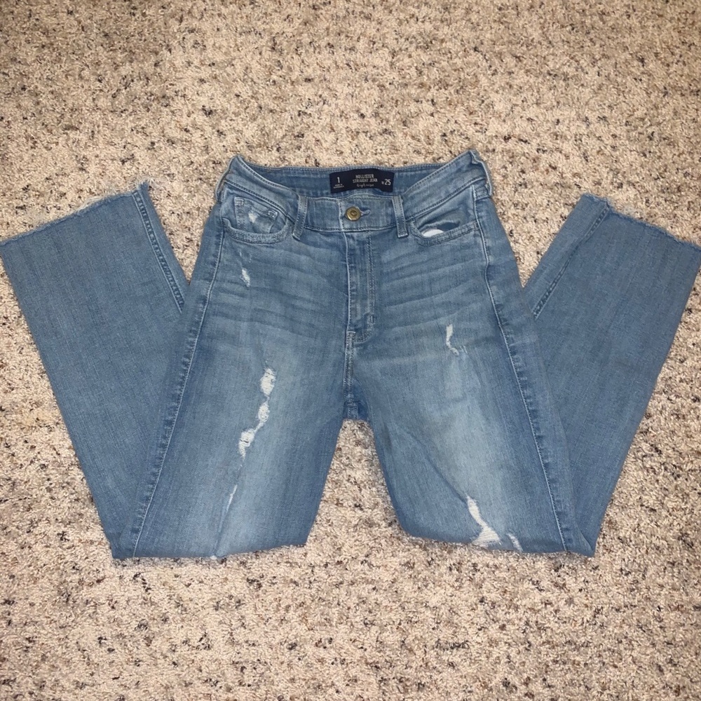 Cropped Distressed Jeans